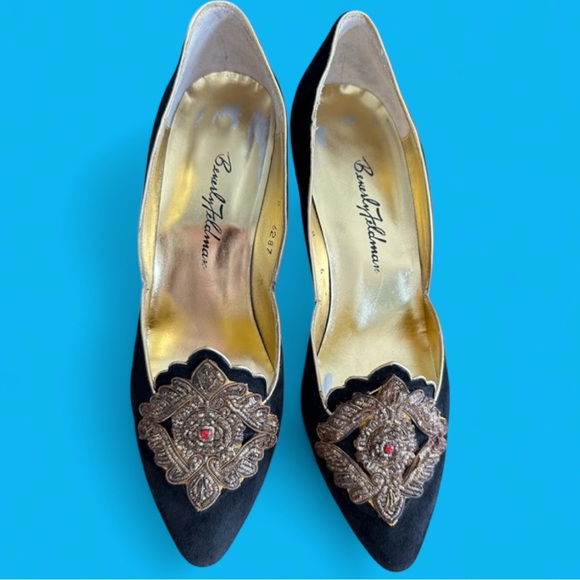 1960s Vintage Beverly Feldman Black Suede Leather Gold Sequined Vamp Heels 9 - Picture 2 of 14